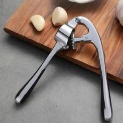 Livingandhome Set Of 3 Garlic Press With Roller Peeler And Brush