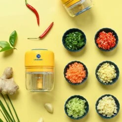 100/250ml Electric Food Blender Multifunctional Cordless Fruit/Vegetable/Meat Blender Portable Baby Food Blender Mini Juice Blender With Stainless Steel Blades 9 100/250ml Electric Food Blender Multifunctional Cordless Fruit/Vegetable/Meat Blender Portable Baby Food Blender Mini Juice Blender With Stainless Steel Blades -Small Appliances Store 96002715 5